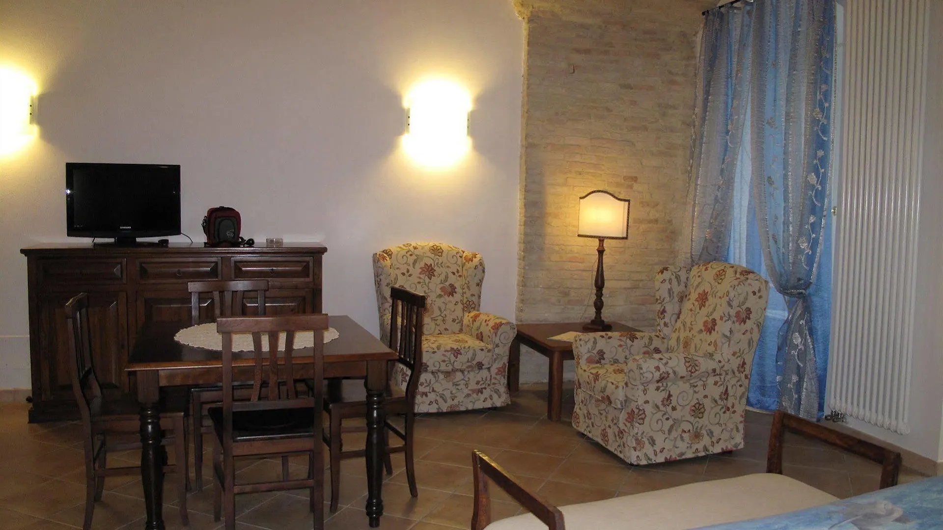 Hotel Umbra Assisi 3*,